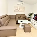 Apartments-sana Vir